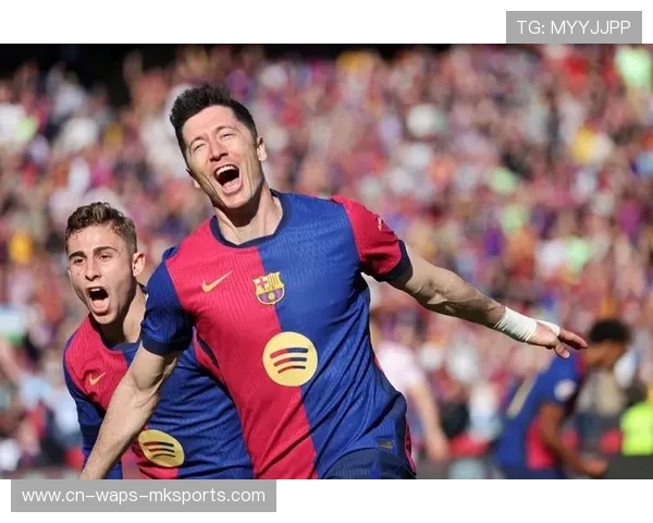 巴萨反击再次成风景,莱万背身分球无比细腻的进攻美学