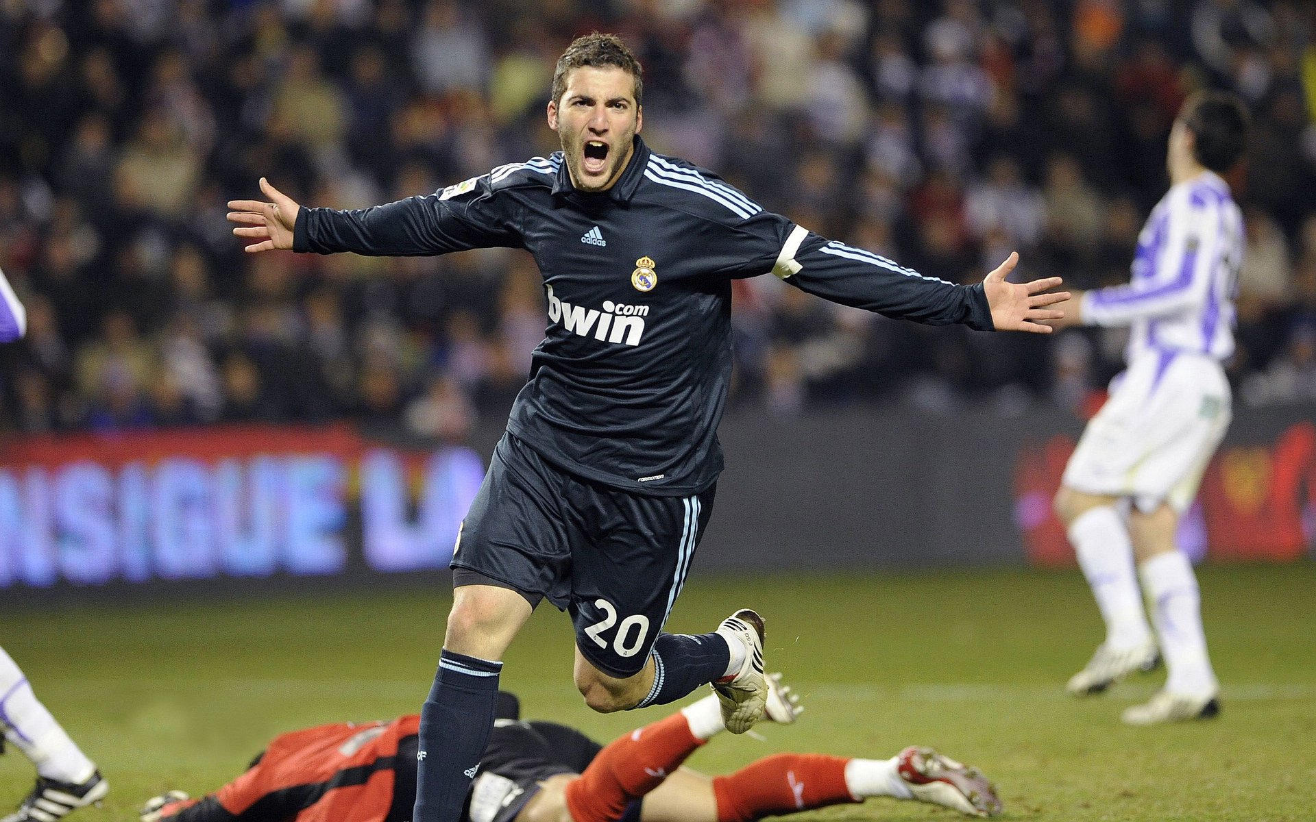 新加坡队未来发展的关键：如何提升与世界强队的对抗能力，新加坡战队